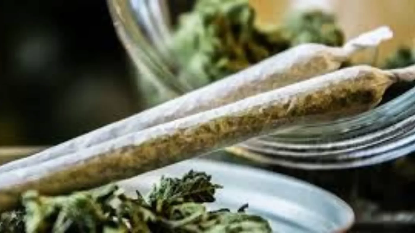 Why Buy Legal? Benefits of Legal Cannabis & Delivery in Canada 2 Why Buy Legal The Real-World Benefits of Legal Cannabis in Canada